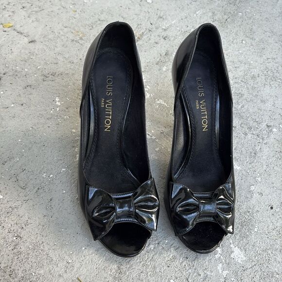 Louis Vuitton patent leather bow heels - Picture 3 of 10